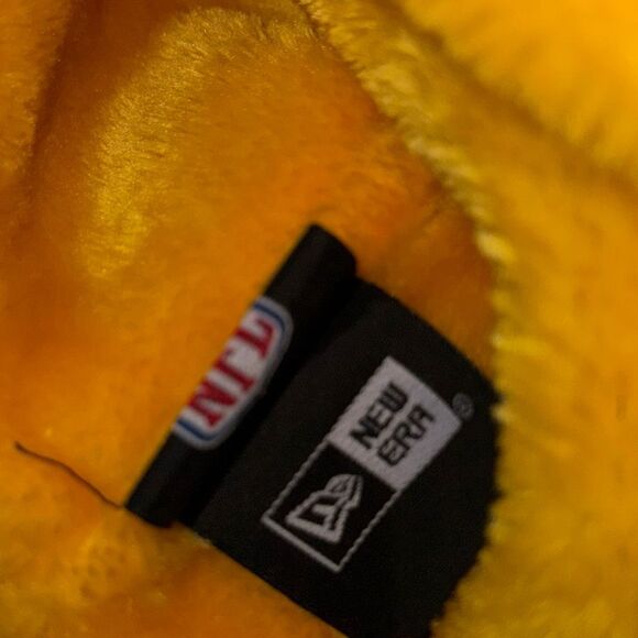 New Era MN Vikings NFL Football Knit Ear Flap Tassel Hat Beanie Pom - Picture 3 of 5